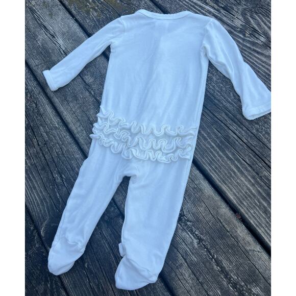 Spearmint Love White Ruffle Snap Footie 0-3 Months Bamboo Viscose EUC - Picture 5 of 5